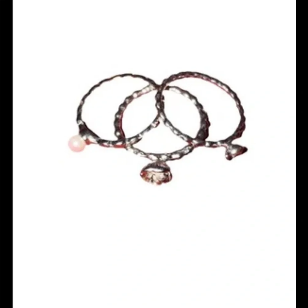 Elegant Silver tone Ring Set 3 pc with silver roses